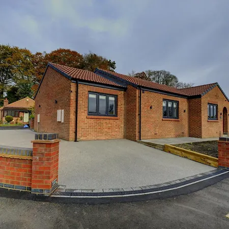 Kist Accommodates Presents - Hygge House, Parking, Ev Point * Ripon