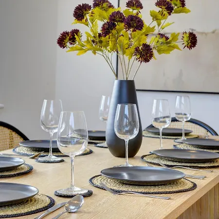 Kist Accommodates Presents - Hygge House, Parking, Ev Point *