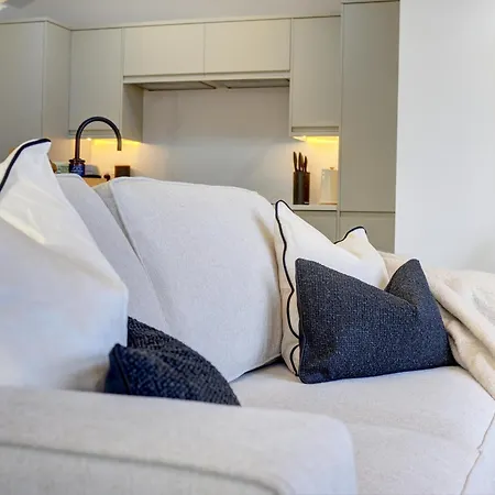 Kist Accommodates Presents - Hygge House, Parking, Ev Point Ripon