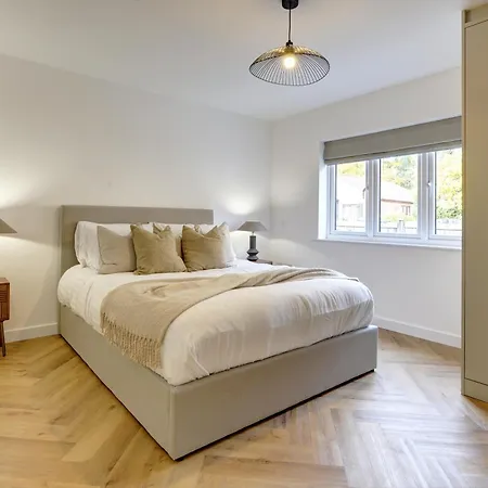 Kist Accommodates Presents - Hygge House, Parking, Ev Point *