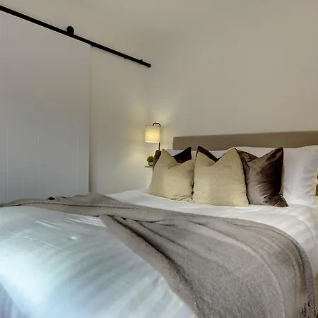 Kist Accommodates Presents - Hygge House, Parking, Ev Point Ripon