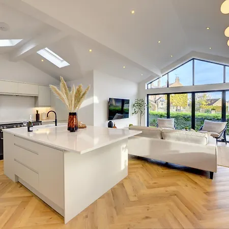 Kist Accommodates Presents - Hygge House, Parking, Ev Point ריפון