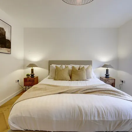 Kist Accommodates Presents - Hygge House, Parking, Ev Point ריפון