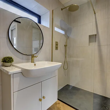 Kist Accommodates Presents - Hygge House, Parking, Ev Point בית נופש