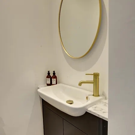 Kist Accommodates Presents - Hygge House, Parking, Ev Point