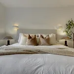 Kist Accommodates Presents - Hygge House, Parking, Ev Point Hébergement de vacances Ripon