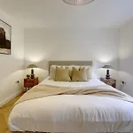 Kist Accommodates Presents - Hygge House, Parking, Ev Point Ripon