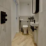 Kist Accommodates Presents - Hygge House, Parking, Ev Point Ripon