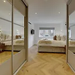 Kist Accommodates Presents - Hygge House, Parking, Ev Point *