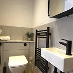 Kist Accommodates Presents - Hygge House, Parking, Ev Point